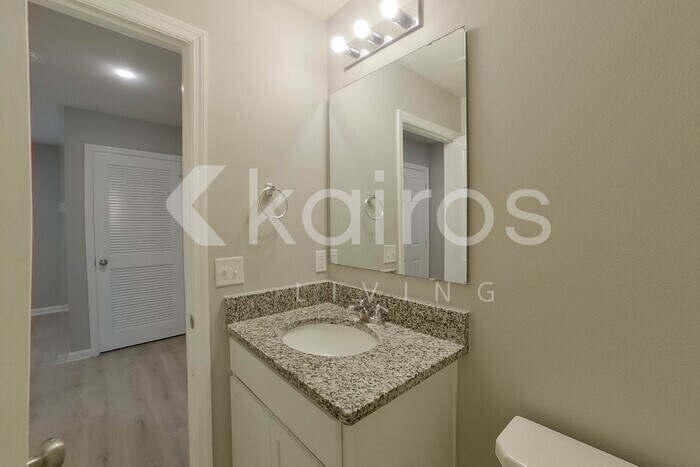 Building Photo - 1709 Nebraska Loop