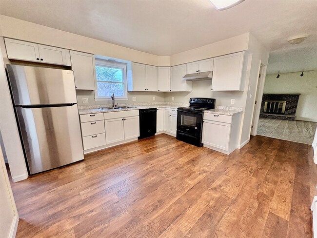 Building Photo - 2409 High Ave