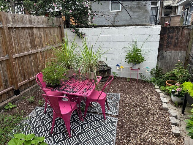 Building Photo - Old charm mixed with new finishes. Beautiful 3BR house coming up for June 1st 2026