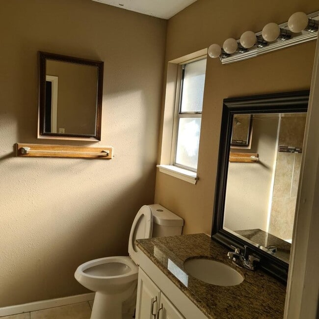 Building Photo - Beautiful 3 bedroom home in Angleton TX