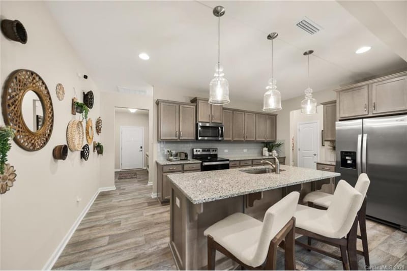 Building Photo - 8604 River Ridge Dr