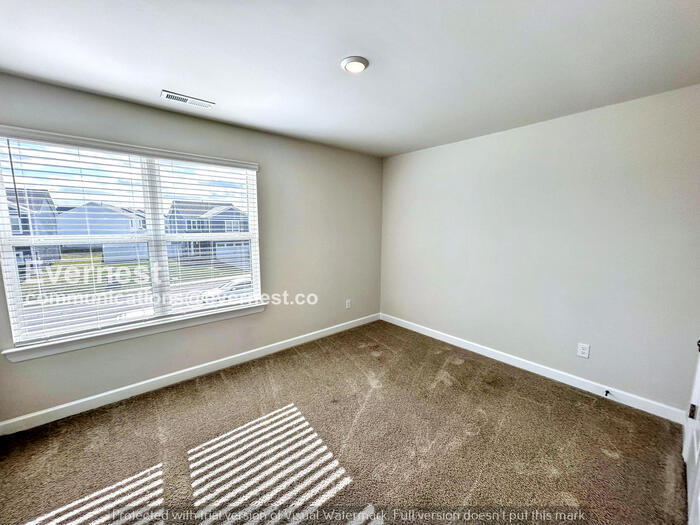 Building Photo - 3251 Quintana Dr