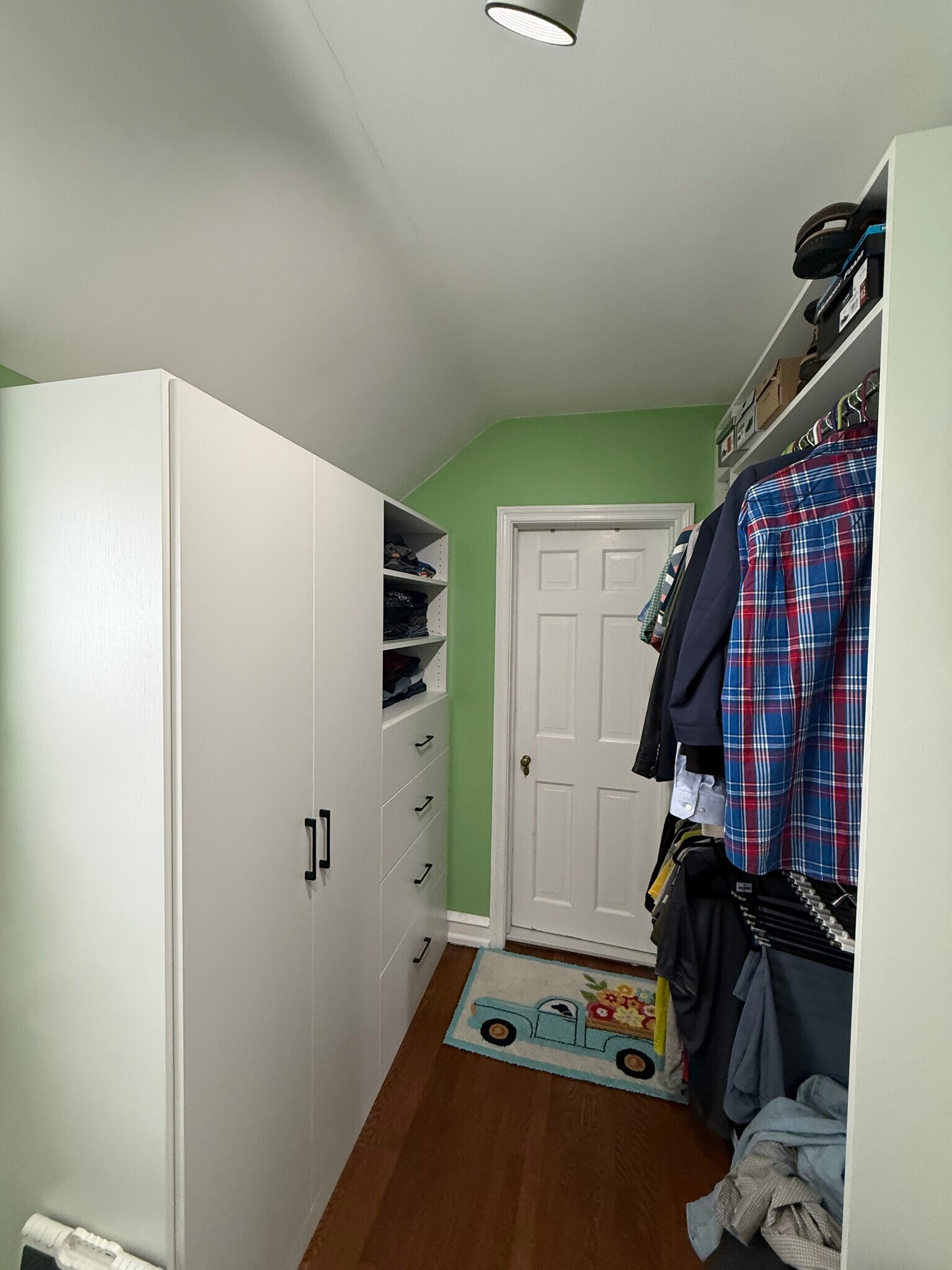 Master Closet - 1358 Indian Creek Dr