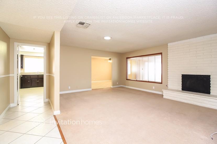 Building Photo - 41797 Royal Palm Dr