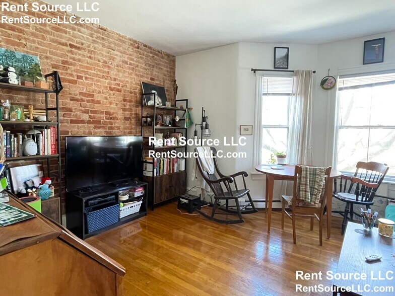 Primary Photo - 248 Brookline St