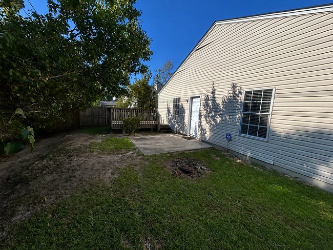 Building Photo - 318 Castle Ridge Dr