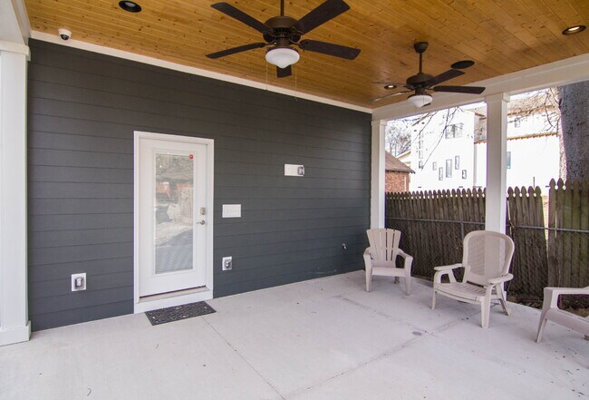 Building Photo - **COMING SOON!!** Furnished Custom-Built H...