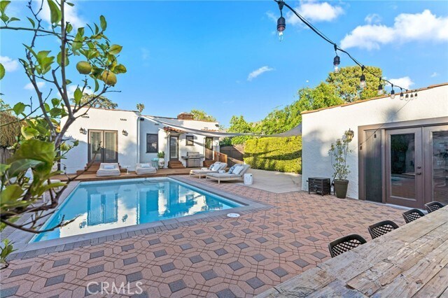 Building Photo - 6160 S San Vicente Blvd