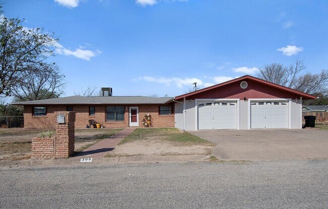 Building Photo - 208 N Broadview St