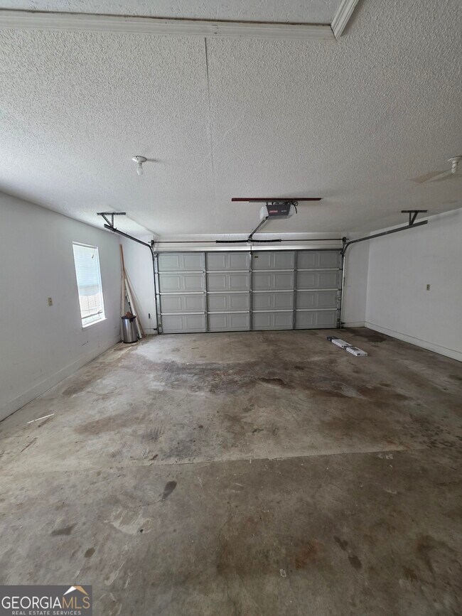 Building Photo - 107 Lake Wellington Dr
