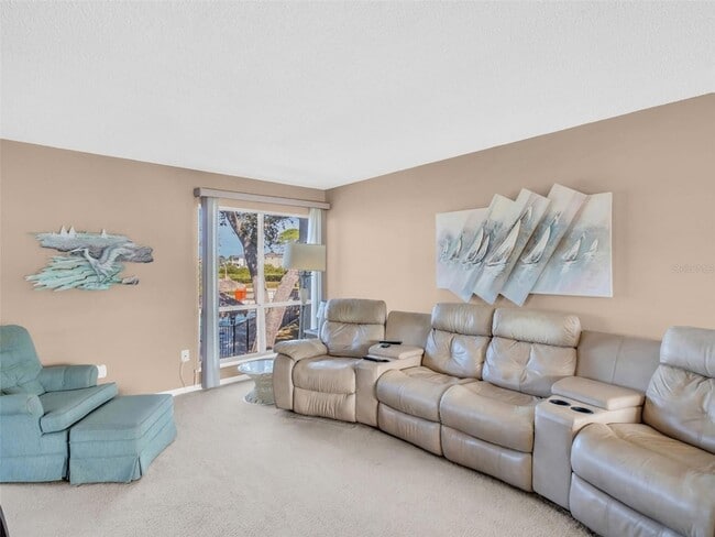 Building Photo - 656 Windrush Bay Dr