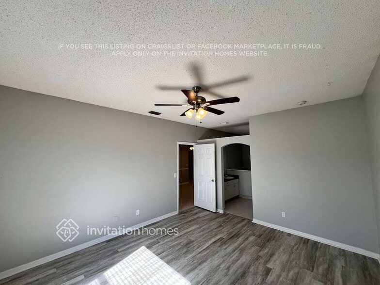 Building Photo - 1385 SE Proctor Ln