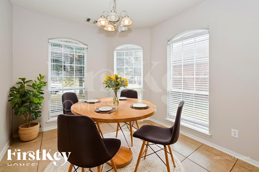 Building Photo - 4207 Old Arbor Way