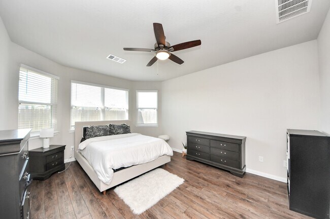 Building Photo - 21923 Grand Majestic Dr