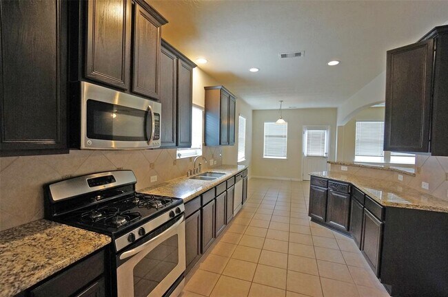 Building Photo - 24503 Hikers Bend Dr