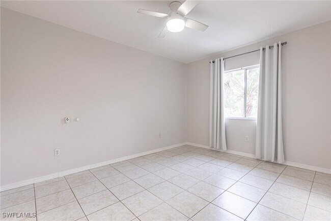 Building Photo - 6490 Aragon Way