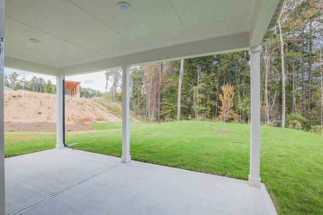 Building Photo - 131 Vivian Ln