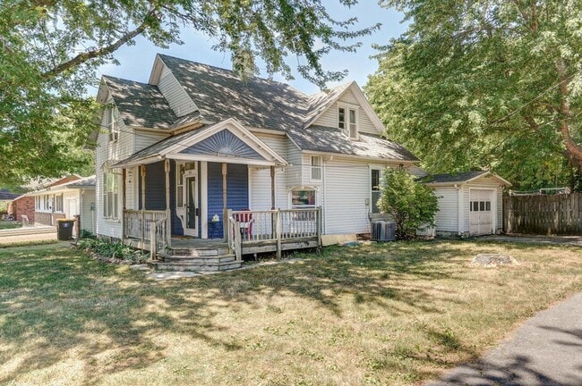 Building Photo - 4/2 bedroom house in republic