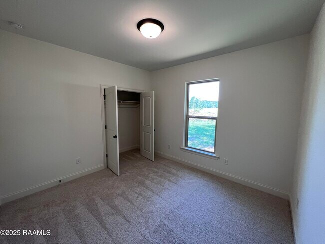 Building Photo - 107 Tenor St