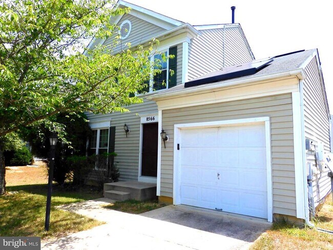 Building Photo - 8566 Kingsway Dr