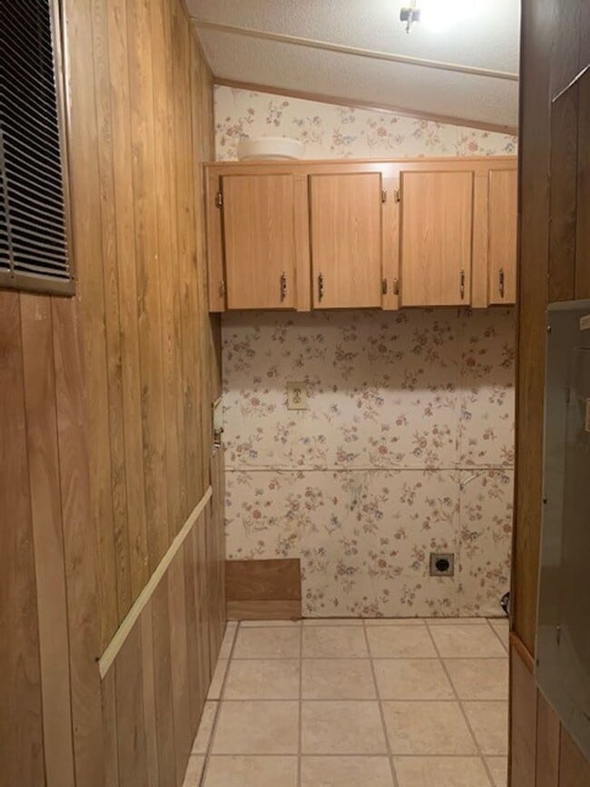 Building Photo - Double-Wide Mobile Home. Housing Accepted!
