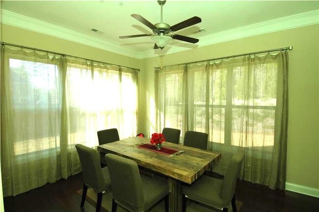 Building Photo - 2575 Walden Estates Dr