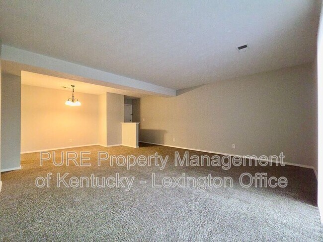 Building Photo - 348 Redding Rd