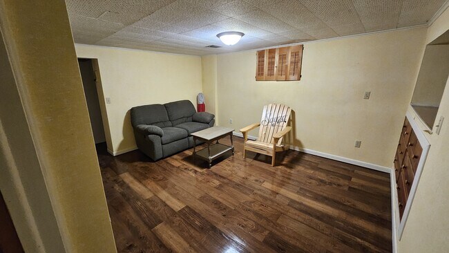 Building Photo - 509 S Swain Ave