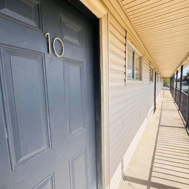 Building Photo - Spacious 2-Bedroom | 1 Bathroom Apartment at The Legacy in Nederland, TX!