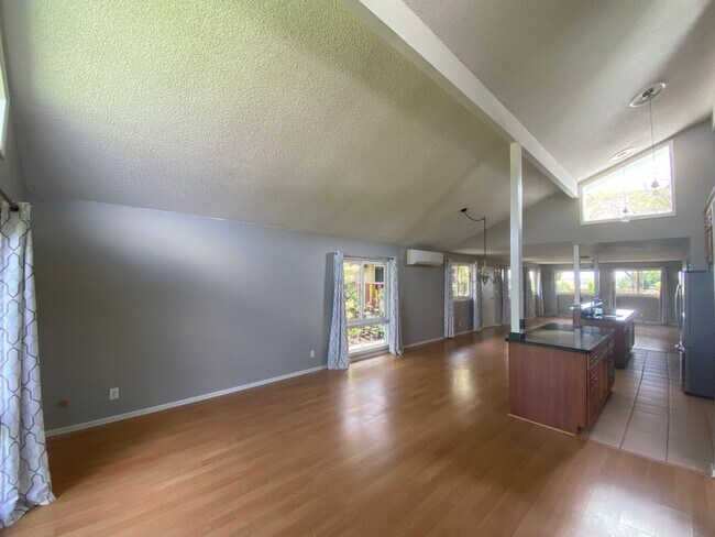 Building Photo - 019WHI