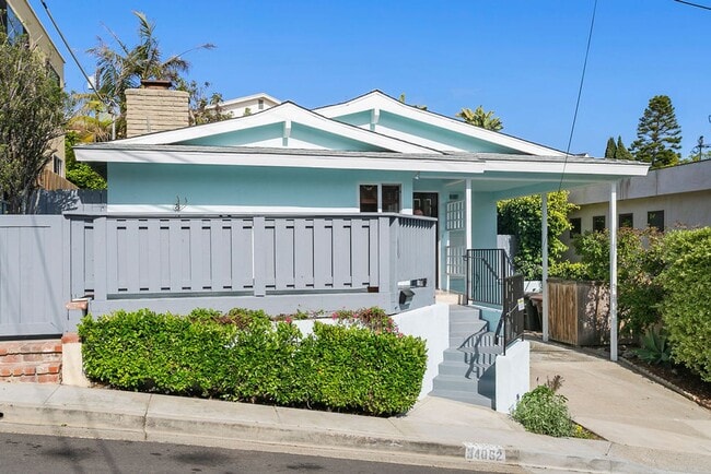 Primary Photo - Charming Lantern District Bungalow