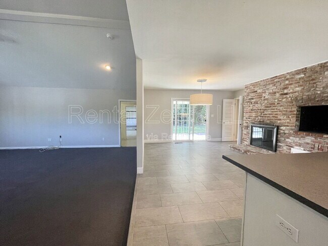 Building Photo - 626 Huntleigh Dr