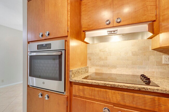 Building Photo - 743 Ibis Way