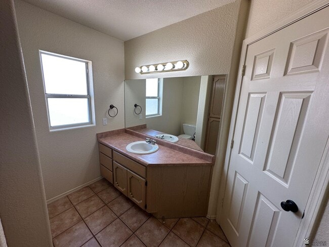 Building Photo - 7806 E Topeka Pl