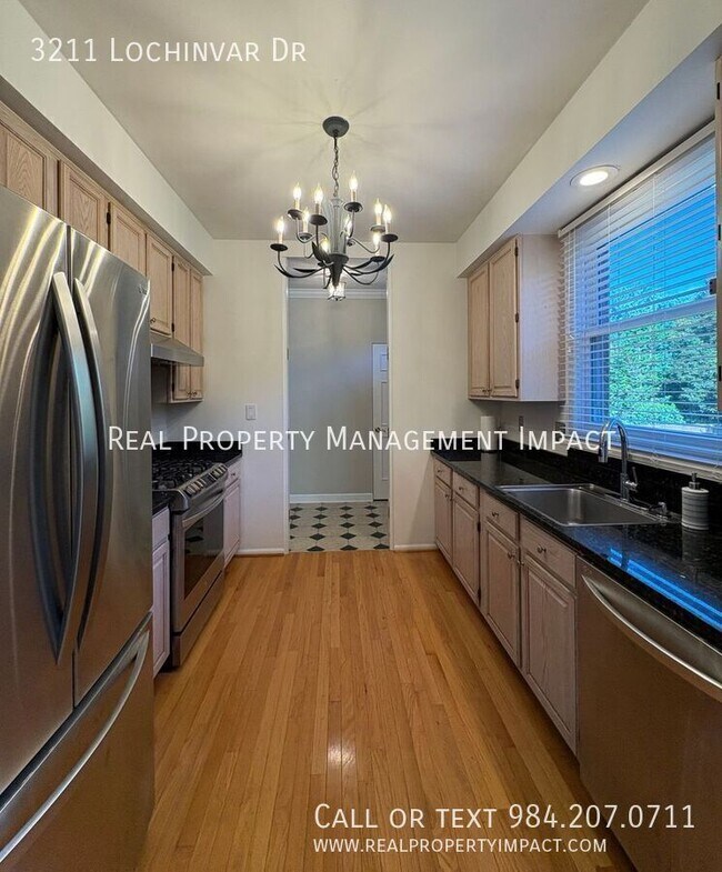 Building Photo - 3211 Lochinvar Dr