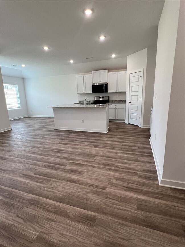 Building Photo - 3010 Amarillo Way