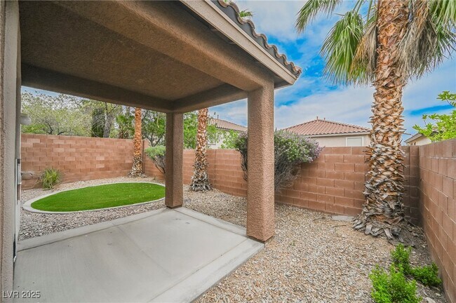 Building Photo - 764 La Tosca St