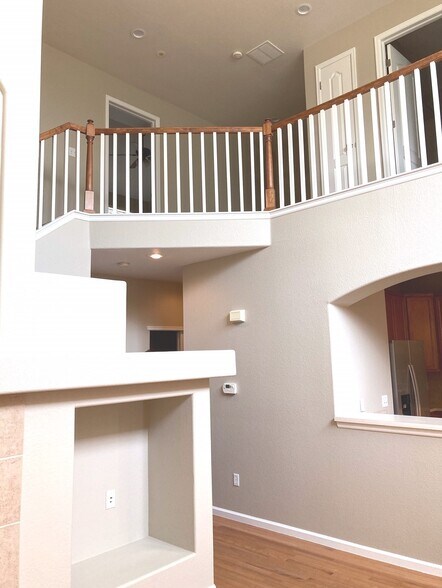 Showing 2nd Story - 6806 W 3rd St