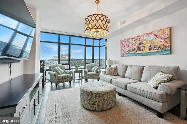 Building Photo - 70 N Street SE Unit 913