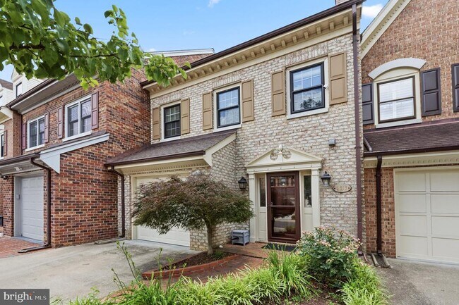 Building Photo - 6313 Manchester Way