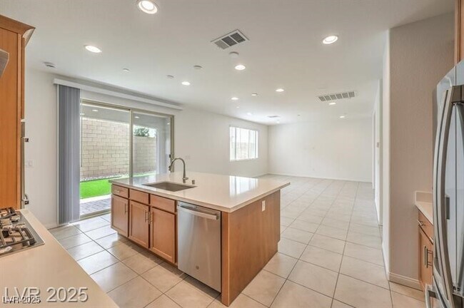 Building Photo - 89 Oratorio Dr