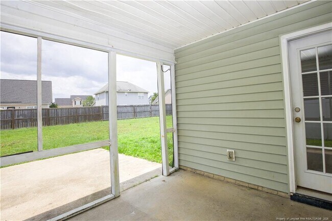 Building Photo - 196 Lochwood Dr