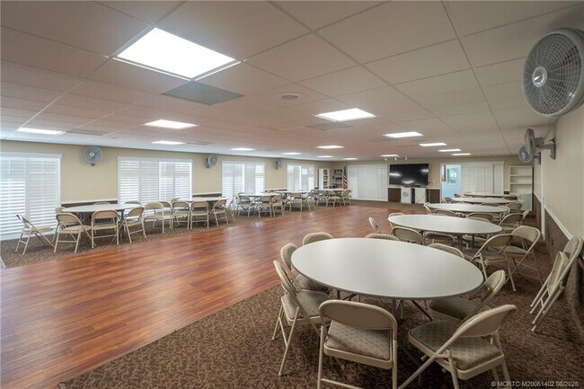 Building Photo - 2950 SE Ocean Blvd