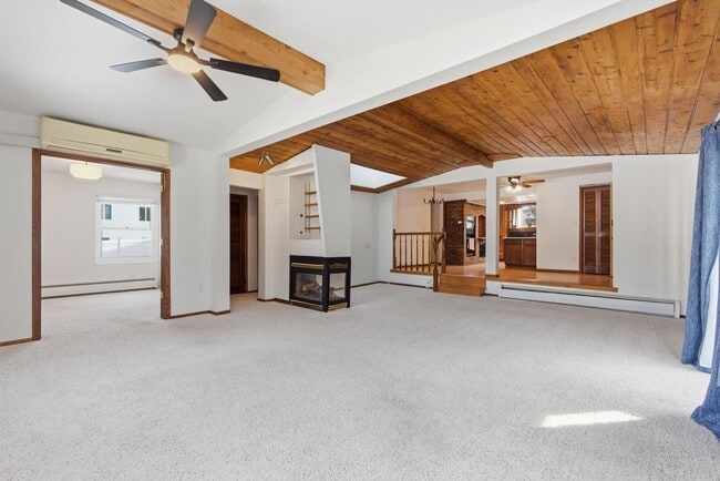 Building Photo - 987 County Road C2 W