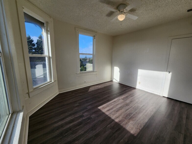 Bedroom 2 - 544 Grant St
