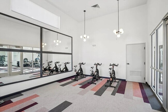 Building Photo - 1161 E O'Neil Dr