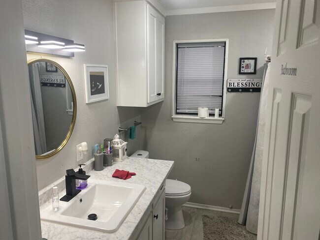 Building Photo - 7403 Pleasant Rdg Rd