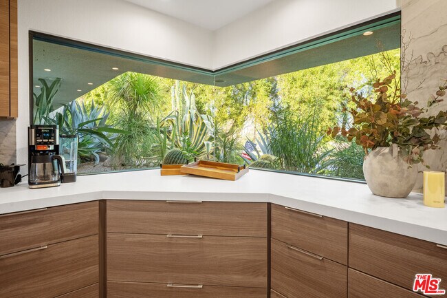 Building Photo - 70461 Boothill Rd