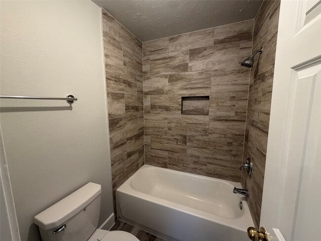 Building Photo - 12331 Grove Meadow Dr