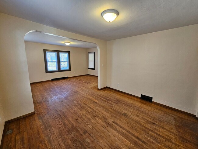 Building Photo - 3022 Hartzer St